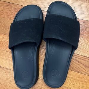 Lululemon Restfeel Slides - Black - size 9